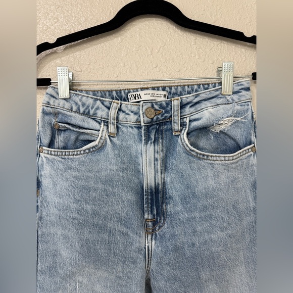 Zara High Rise Slim Bootcut Slit Leg Blogger Fav Jeans
Size 2 (34) - Picture 3 of 7